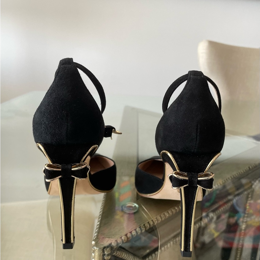 Pumps - Picture 5 of 5